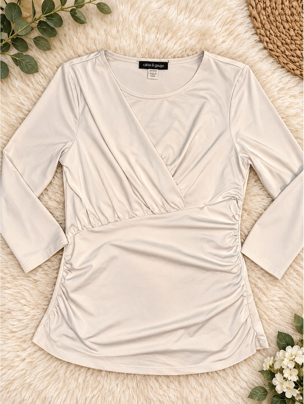 Cable & Gauge Women's Long Sleeve Beige Ruched Top Medium
